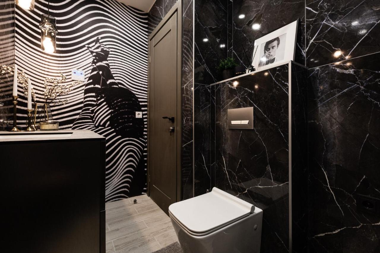 Brand New James Bond City Center VNO Eksteriør billede